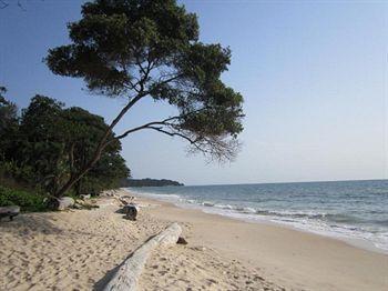 Pongara Lodge Libreville Buitenkant foto